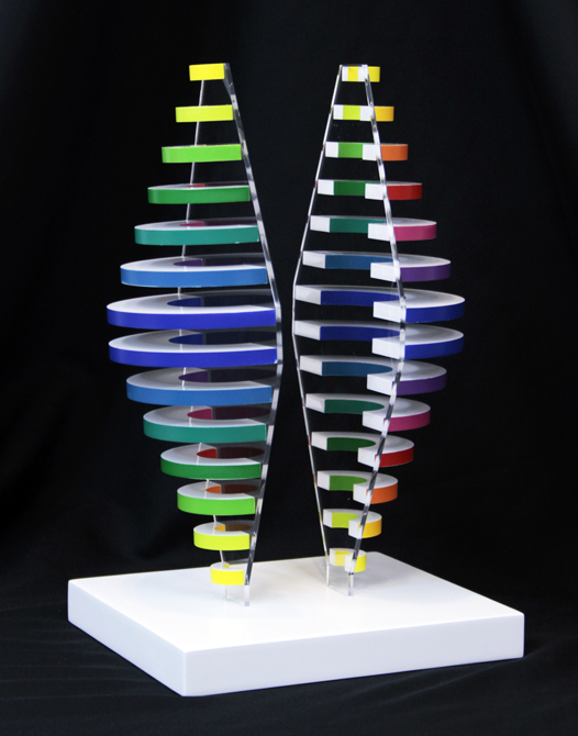 Demi cones avec anneaux de couleur - 4-15 - Martha Boto